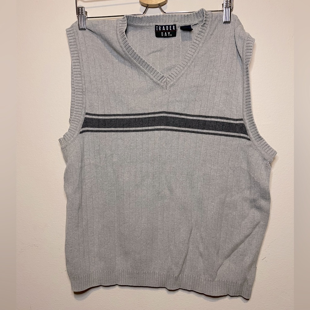 Trader Bay Men’s Gray Sweater Vest with Stripes 100% Cotton Size LARGE